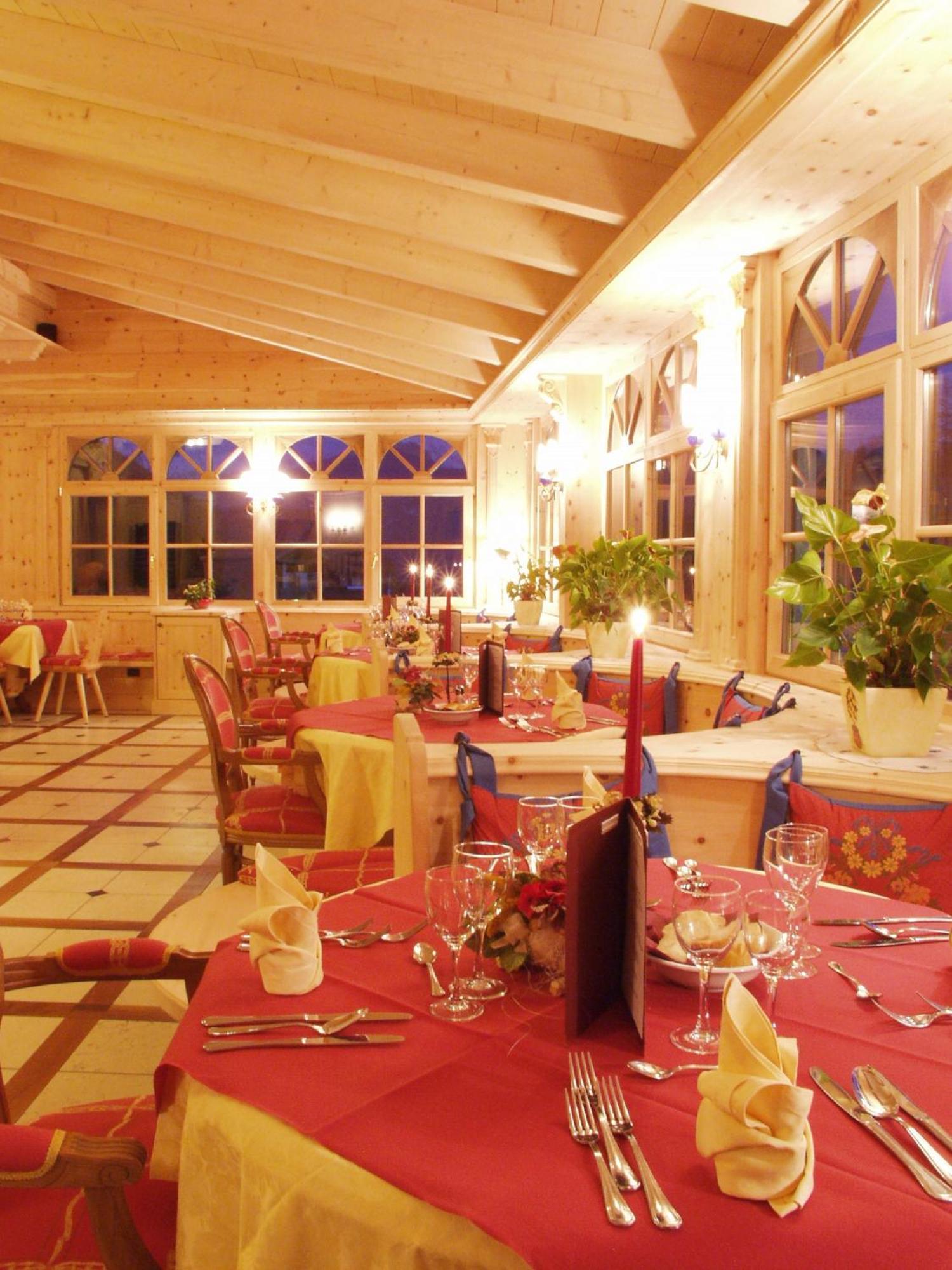 Berghotel Miramonti Tesero Luaran gambar